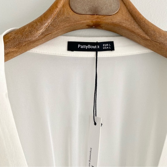 PattyBoutik Cream Sheer V-Neck Top Size Large NWT - Picture 4 of 5